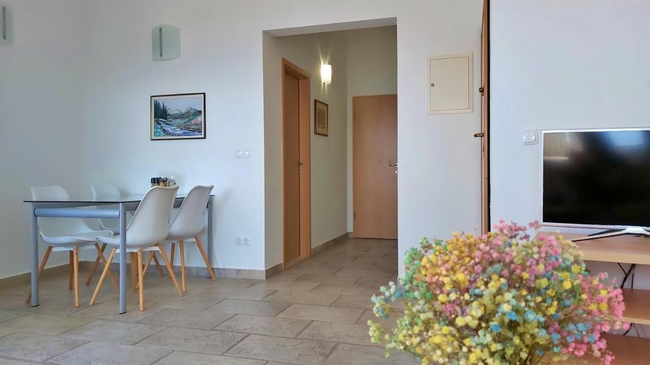 Apartments Borak Omiš Eksteriør billede